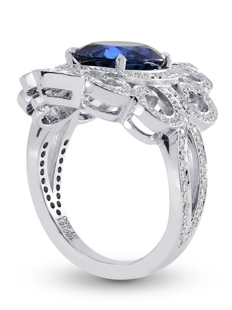 3.93Cts Sapphire Side Diamonds Engagement Extraordinary Ring Set in Platinum