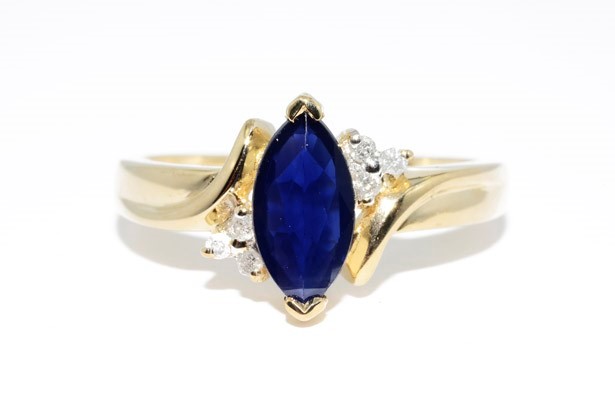 A 1.32 Carat Natural Blue Sapphire and Diamond Cocktail Ring 14K Yellow  Gold