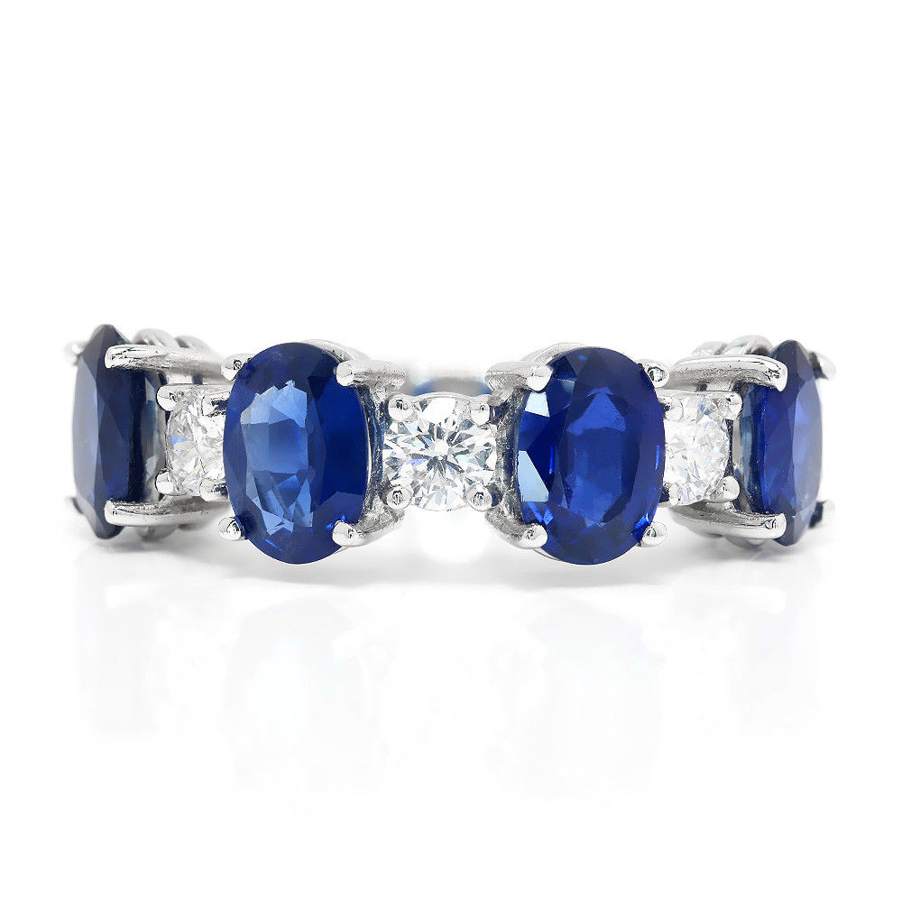 Oval Sapphire and Diamond Band

in 14Kt White Gold 4.00ctw
