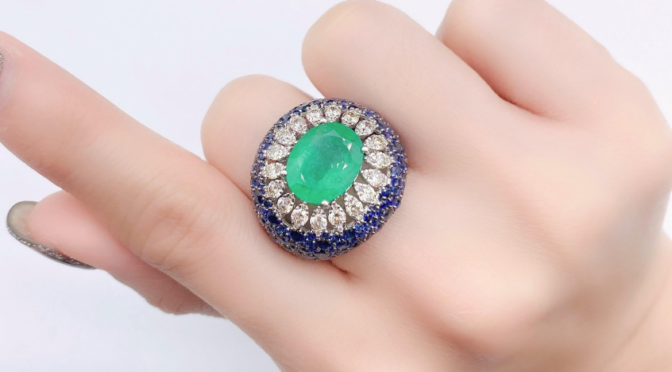 18KT Gold Gorgeous 11.50CT Emerald Blue Sapphire and Diamond Ring