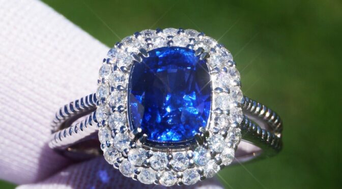 GIA Certified 4.33Ctw Natural No Heat Ceylon Sapphire and Diamond Ring 14k Gold